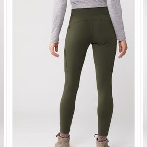 Athleta size 6 cargo leggings peat moss